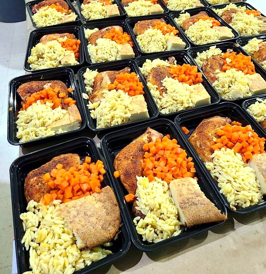 Yom Tov meal trays