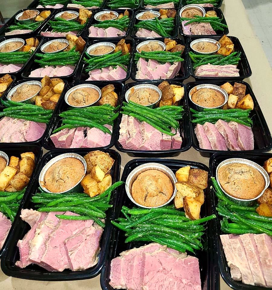 Shabbos meal trays